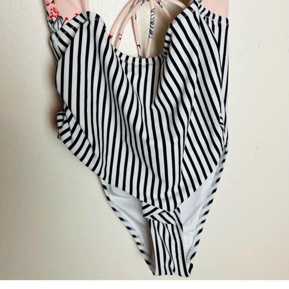 NWOT Cupshe Pink Floral Twist Front Striped Halter One Piece Cutout Swimsuit, M - Picture 9 of 14